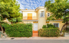 Nice home in Alacant with 4 Bedrooms